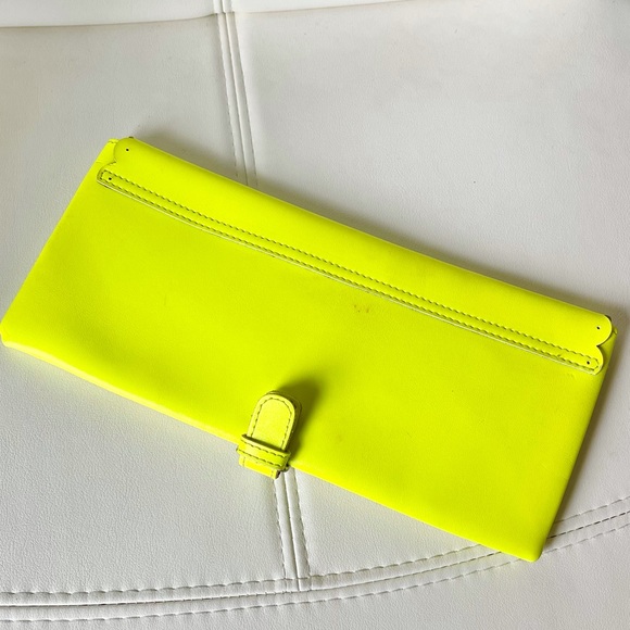 🦅 American Eagle Perforated Clutch - Picture 5 of 5